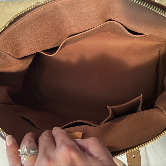 Authentic Louis Vuitton Tivoli GM - Picture 6 of 7